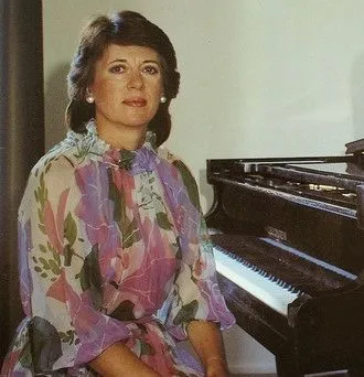 Gwenneth Pryor (格温尼斯·普莱约) album cover