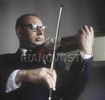 Mikhail Chernyakhovsky (米哈伊尔·切尔尼亚霍夫斯基) album cover