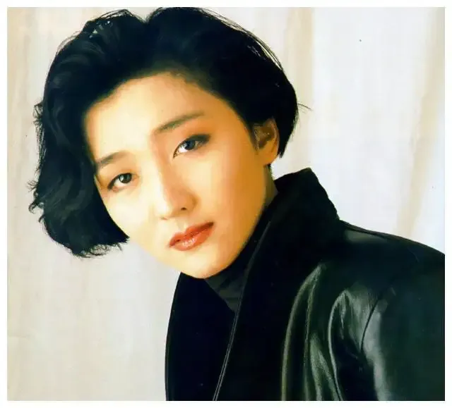 甄楚倩 (Yolinda Yan) 唱片封面