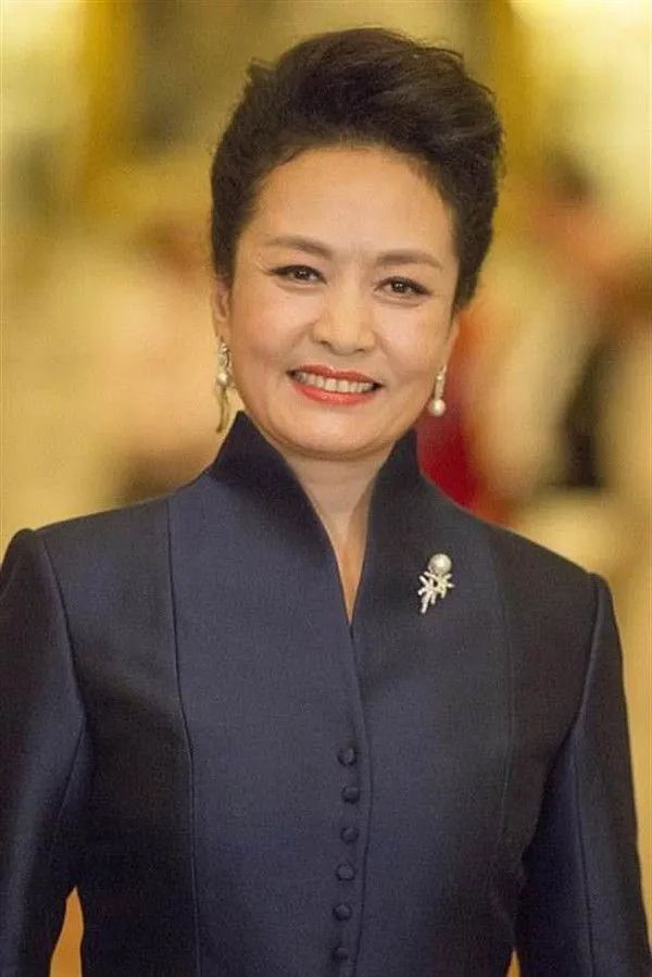 彭丽媛 (Peng Liyuan) 唱片封面