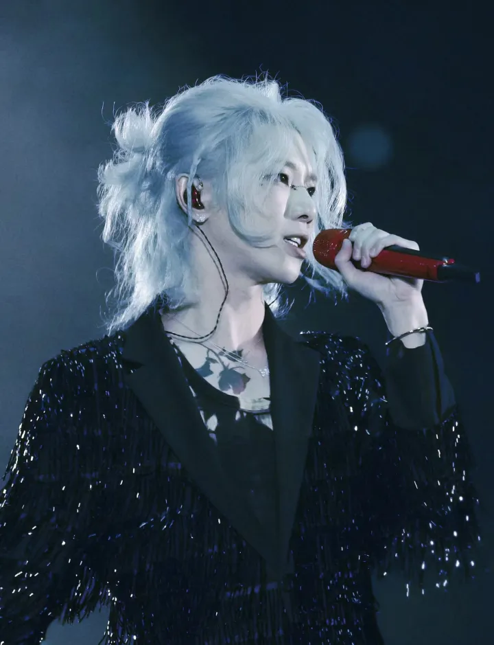 华晨宇 (Hua Chenyu) 唱片封面